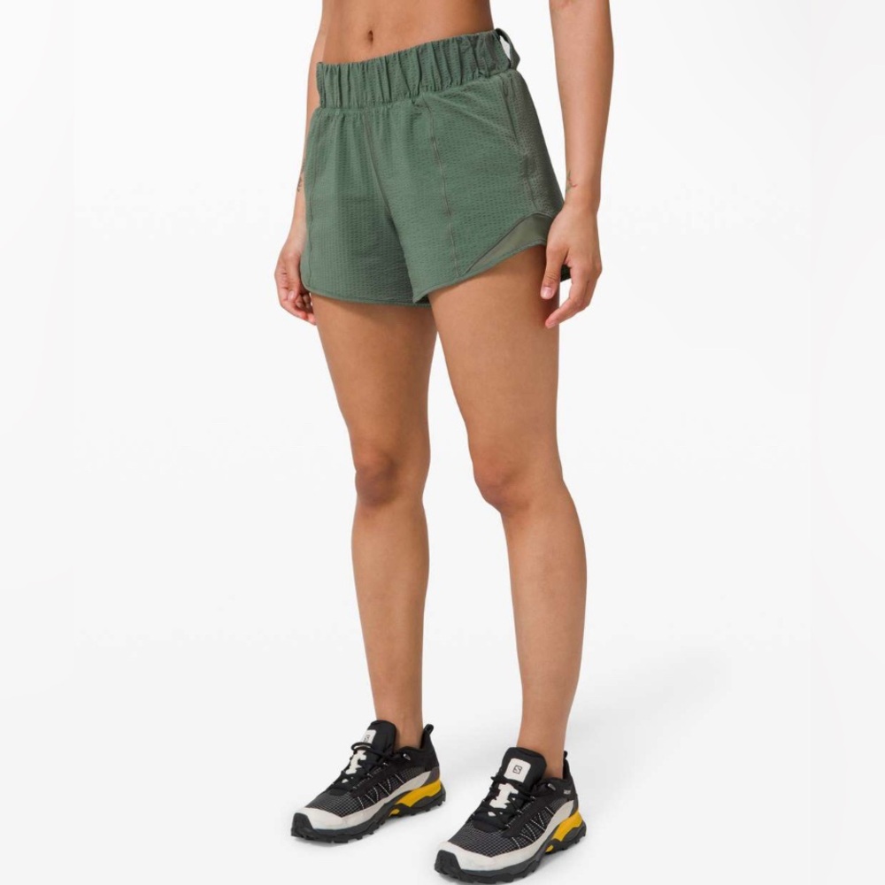 Lululemon Hotty Hot Short High-Rise 4" Seersucker in Algae Green